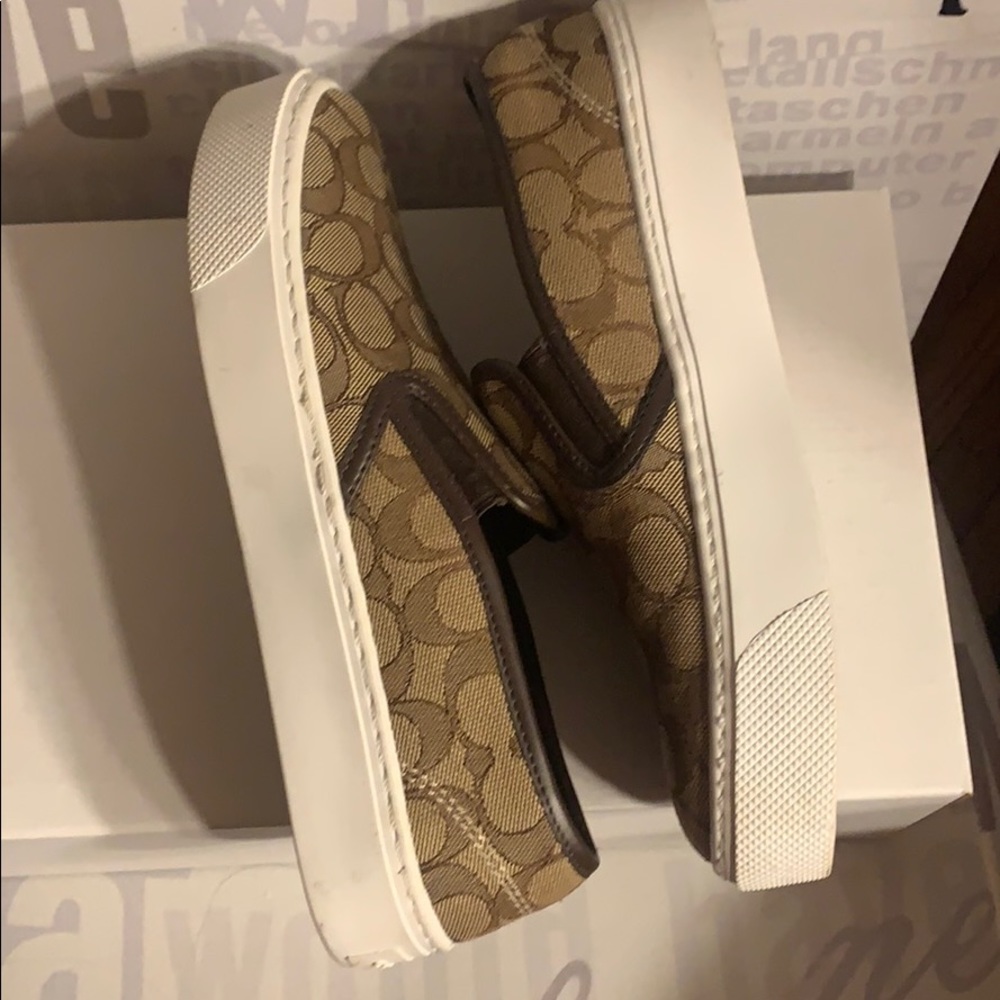 Shoes - Picture 3 of 7